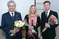 Presentation of bouquets to the Panelists