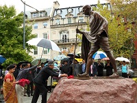 Ambassador Arun K. Singh paying floral tributes to the statue of Mahatma Gandhi in front of the Embassy on October 2 on the occasion of Gandhi Jayanthi.