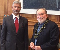 Ambassador Dr. S. Jaishankar with Governor Neil Abercrombie of Hawai on April 9, 2014.