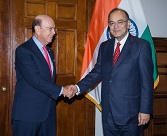Finance Minister Shri Arun Jatley  meeting US Commerce Secretary Mr. Wilbur Ross in Washington DC on 20 April 2017