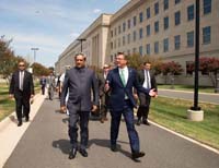 Defence Minister Shri Manohar Parrikar and US Secretary of Defense Dr Ashton Carter pay respects at the 911 Memorial at Pentagon on August 29, 2016.