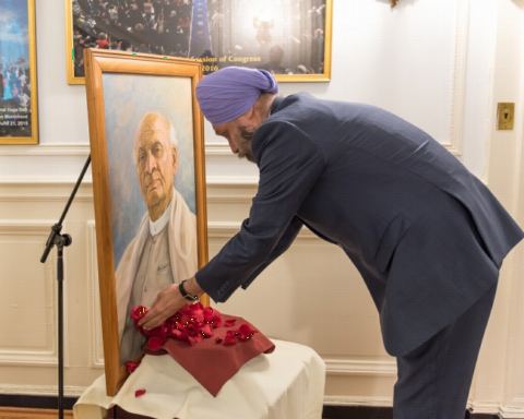 Ambassador Navtej Sarna paying floral tributes to Sardar Vallabhbhai Patel at the "Celebration of 142nd Birth Anniversary of Sardar Vallabhbhai Patel" at the Embassy of India, Washington, DC on Tuesday, October 31, 2017.