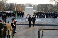 Defence Minister Manohar Parrikar paying tributes at the Arlington National Cemetery on December 10, 2015.
