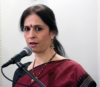 Ms Nalini Prakash, Co-Artistic Director, Spilling Ink., emceeing the cultural event "'Winning Cancer through Dance' - Classical Dance Performance and Talk by Dr. Ananda Shankar Jayant", presented by Embassy of India, Washington DC on February 19, 2016.