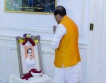 Dr. Bindeshwar Pathak, Padma Bhushan awardee, paying floral tributes to Pandit Deendayal Upadhyaya at the cultural event titled “Celebration of 100th Birth Anniversary of Pandit Deendayal Upadhyaya” at the Embassy of India, Washington, DC, on Monday, September 25, 2017.