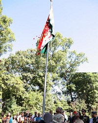Ambassador Arun K. Singh unfurling the National Flag on the occasion of celebration of India's 70th Independence Day at Embassy Residence on August 15.