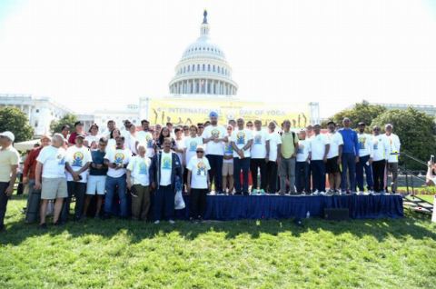 Ambassador Navtej Sarna with the stellar team of volunteers at the 4th International Day of Yoga organized by the Embassy of India in partnership with Friends of Yoga at the US Capitol in Washington, DC on June 16, 2018.