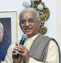 Mr. V.P. Dhananjayan, Bharatnatyam Dancer, during the panel discussion - with Dhananjayans.