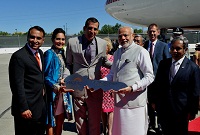Prime Minister arrives in San Jose on his visit to San Jose (September 26, 2015) Photo Courtesy: M. Asokan, Photo Division