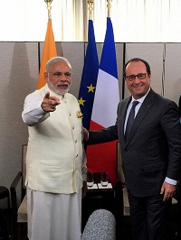 Prime Minister calls on to President Francois Hollande of France in New York on the sidelines of 70th UNGA (September 28, 2015)