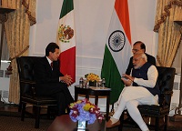 Prime Minister meets with President Enrique Pena Nieto of Mexico in New York on the sidelines of 70th UNGA (September 29, 2015)