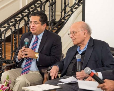 Tête-à-tête between Dr. Kamal Verma, Dr. Irfan Nooruddin and Amb. Richard Varma at Author Talk and Book Signing Event by Dr. Kamal Verma at Embassy of India on January 19, 2018.